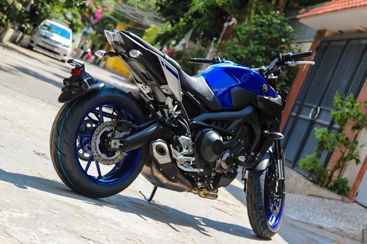 Can canh Yamaha MT-09 moi gia 340 trieu tai Viet Nam-Hinh-2